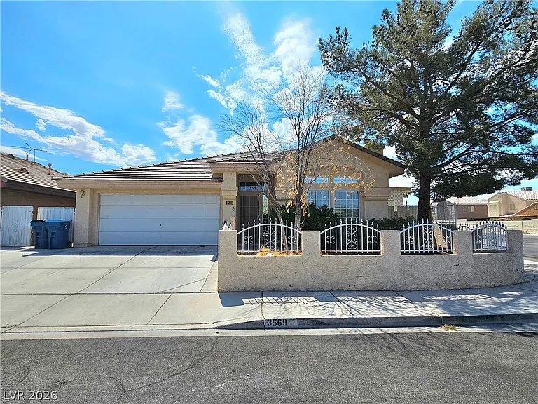 3569 Windy Bluff St — Photo 3