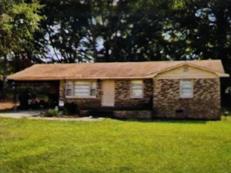 413 Barclay Ave — Photo 2