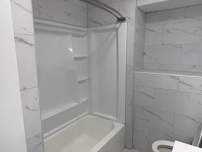 222 N Genesee St #205 — Photo 12