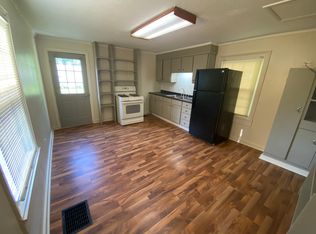 406 W 3rd St, Dixon, IL 61021