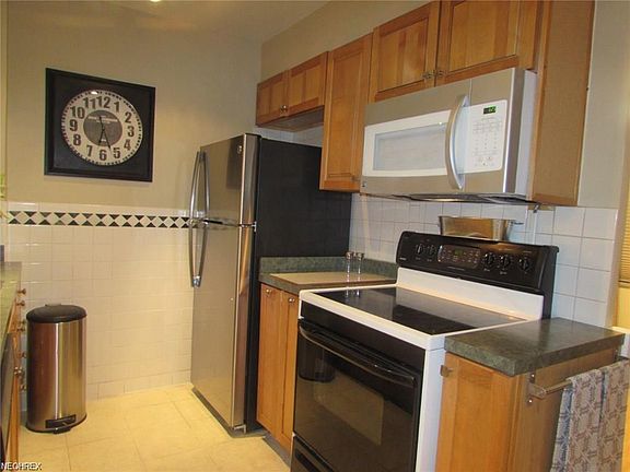 4th image of 11850 Edgewater Dr APT 321