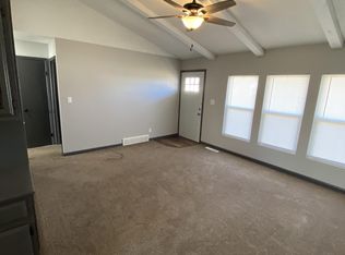 1109 Hill St, Holdrege, NE 68949