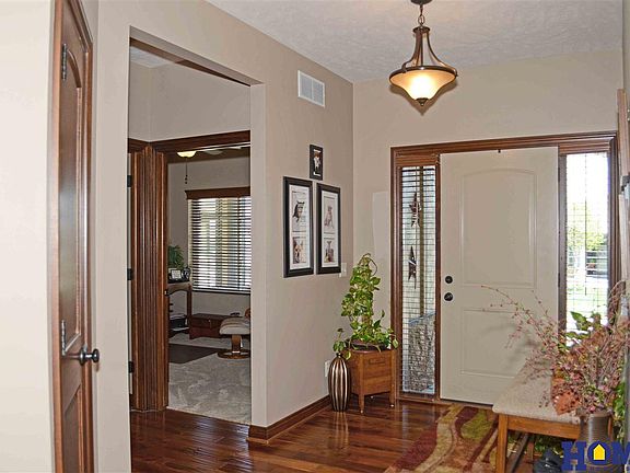 5th image of 9207 S 71st St