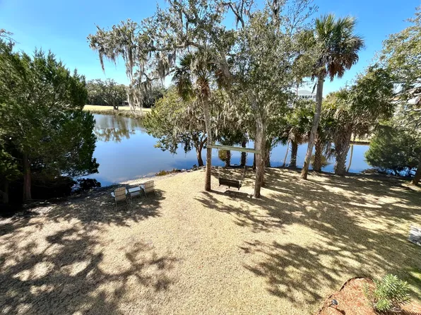 8 Heron Cv, Edisto Island, SC 29438