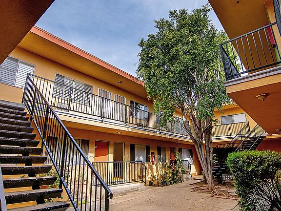 2nd image of 15352 Vanowen St #8