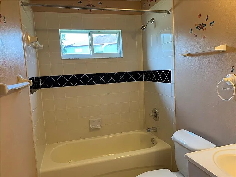 4211 Hartford Lake Dr — Photo 14