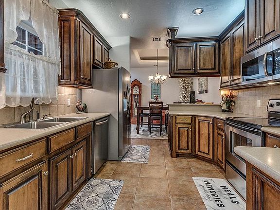 5th image of 12300 Shorehan Ct