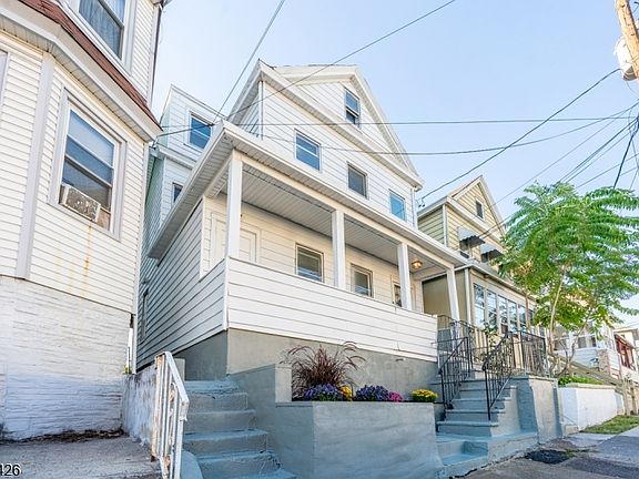 2nd image of 446 E 24Th St