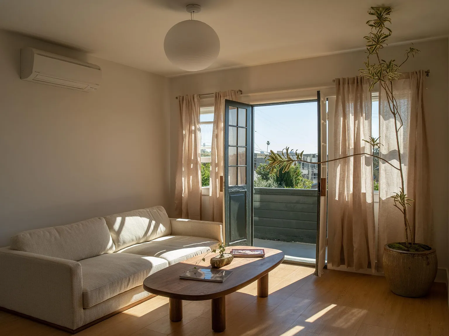 1 bed, 525 sqft, $3,500 — Photo 2