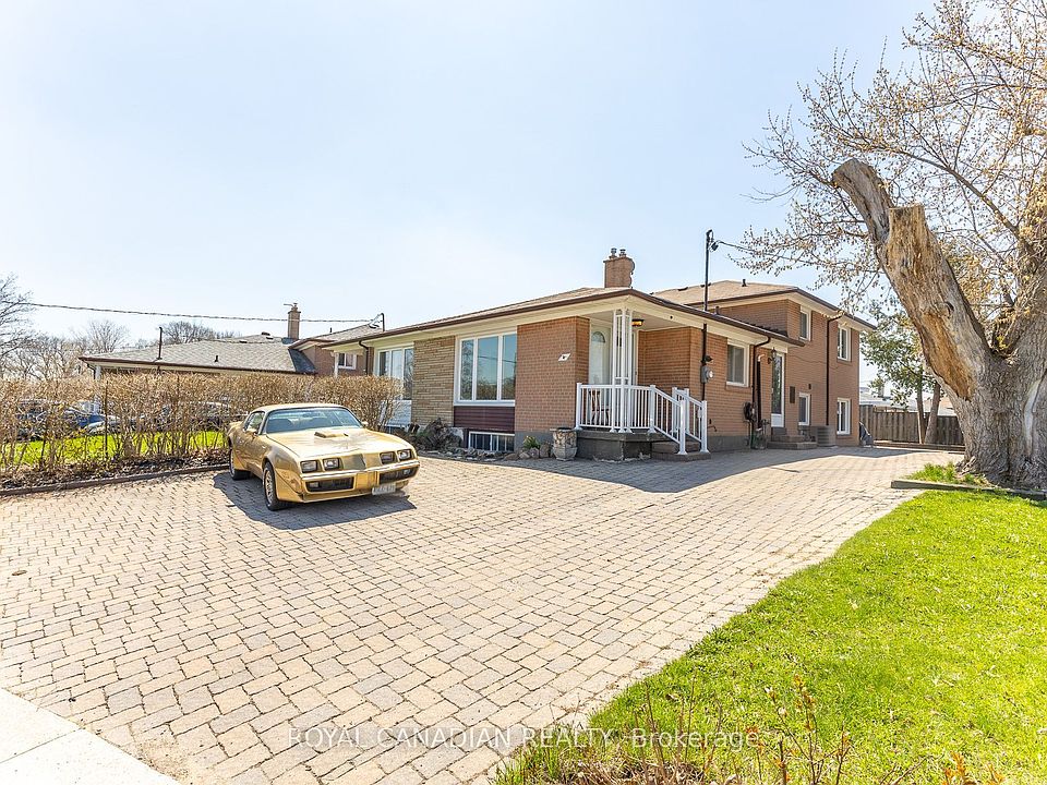 1st image of 16 Gambello Cres