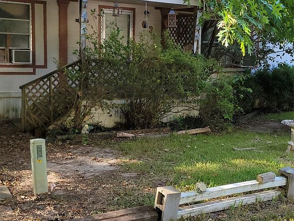 3rd image of 63 E Whippoorwill Ln