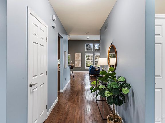 4th image of 682 Hyacinth Rd