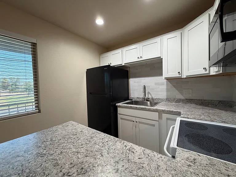 1859 E Broadway Rd #14 — Photo 8