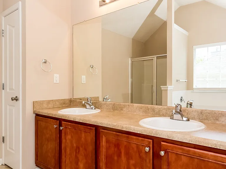 86 Saint Charles Pl — Photo 10