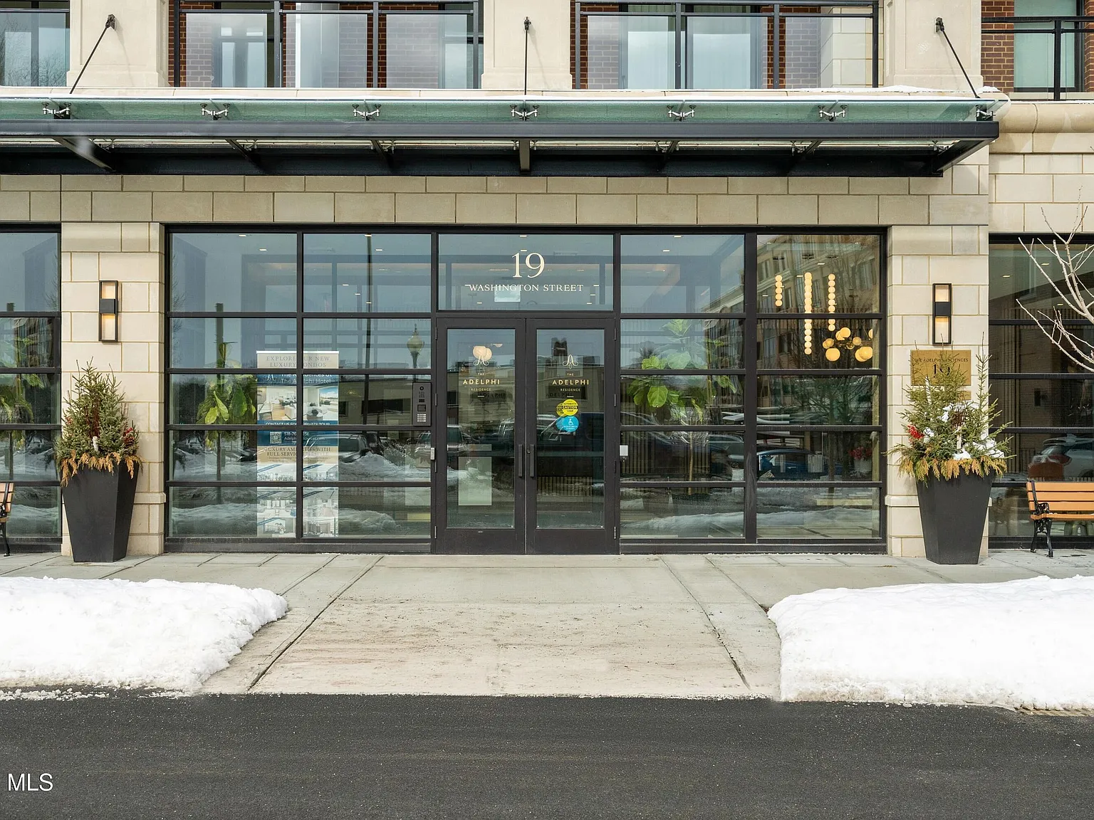 19 Washington St — Photo 3