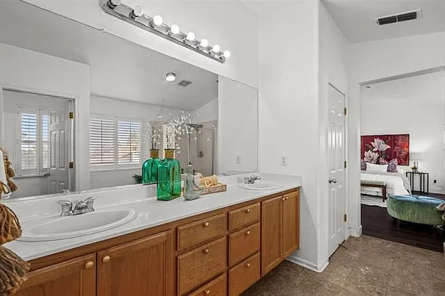 4 bed, 2915 sqft, $3,000 — Photo 1