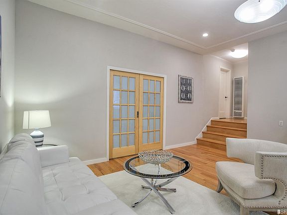 5th image of 359 Waller St APT 2