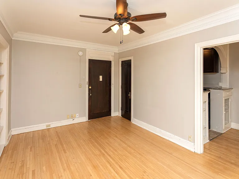 125 Oak Grove St — Photo 3