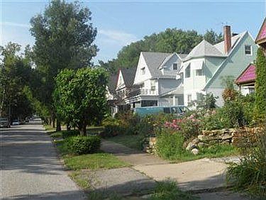 3rd image of 1284 W 111th St