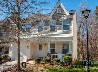425 Doughton Ln, Charlotte, NC 28217