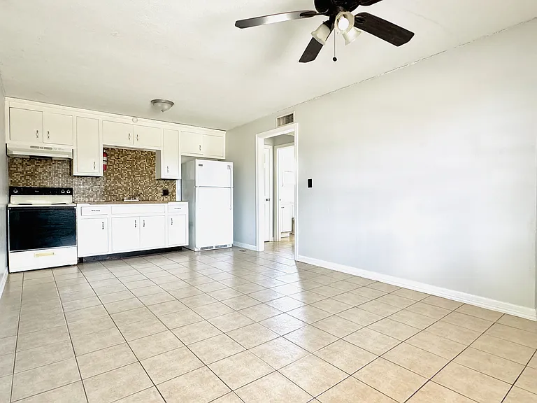 1002 Miller Ave #3 — Photo 4