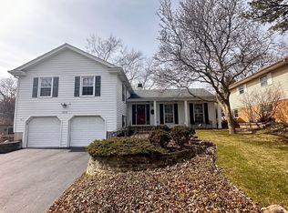1218 Westhaven Dr, Wheaton, IL
