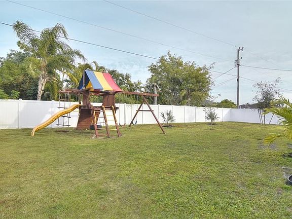 4th image of 2919 SW 2nd Ct