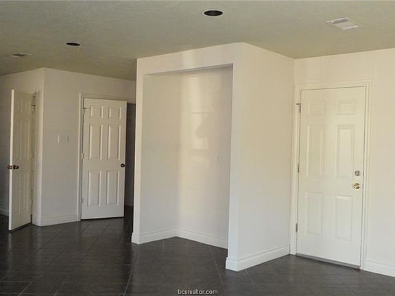 2nd image of 129 Richards St