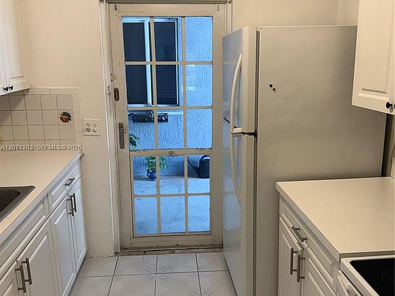4th image of 1812 Coolidge St #1