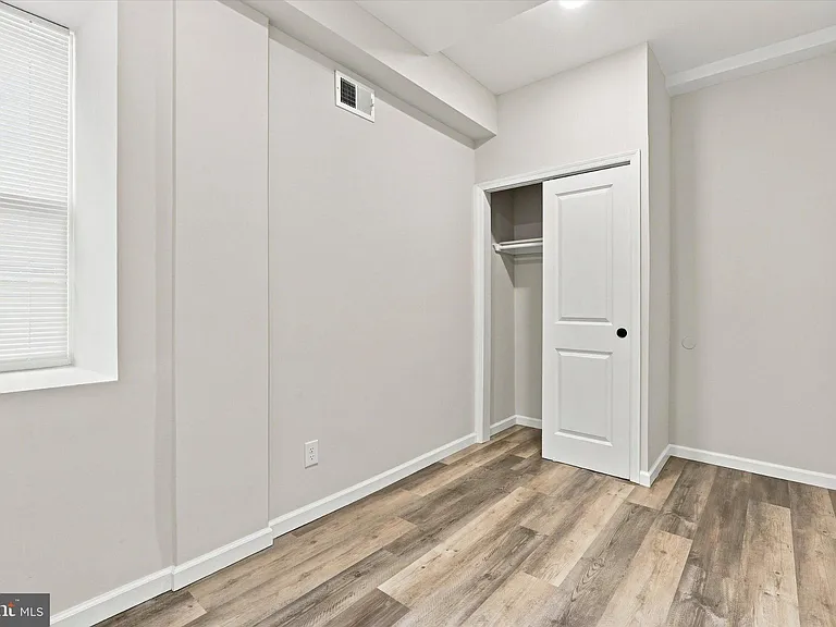 623 W Oxford St #1 — Photo 7