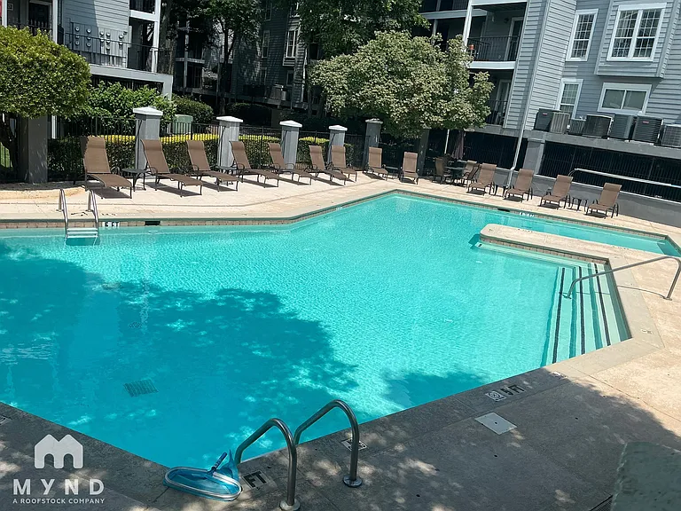 417 Granville Ct — Photo 14