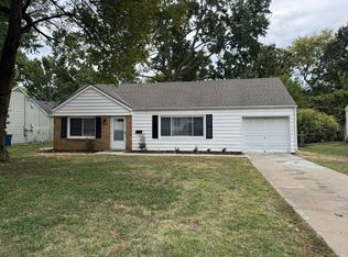 2421 W 76th St, Prairie Village, KS 66208