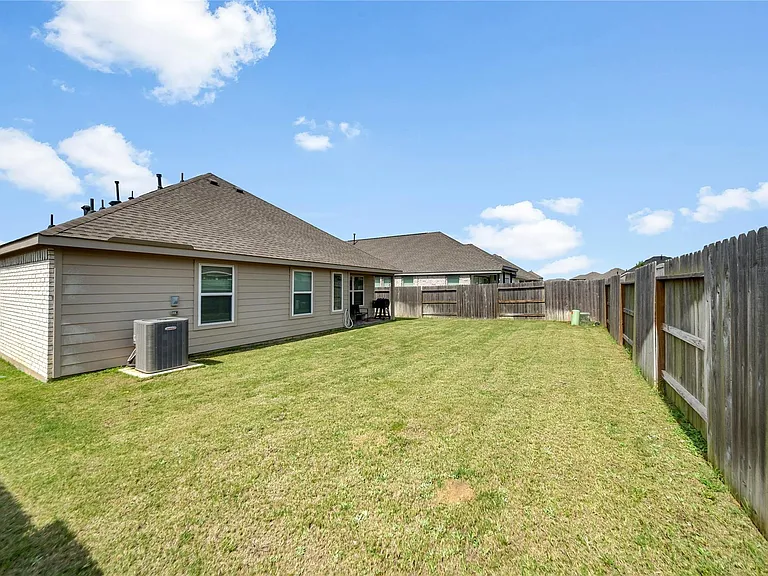 32239 Cedar Crest Dr — Photo 29