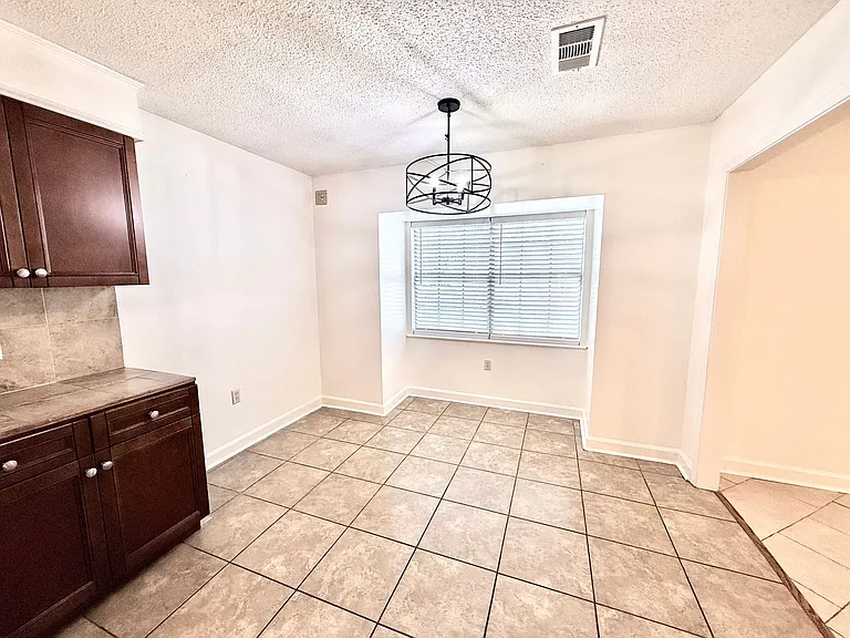 16405 Patton Ave — Photo 11