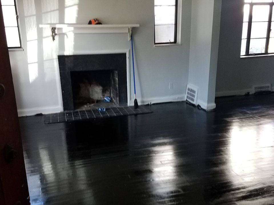 2nd image of 4258 Chatsworth
