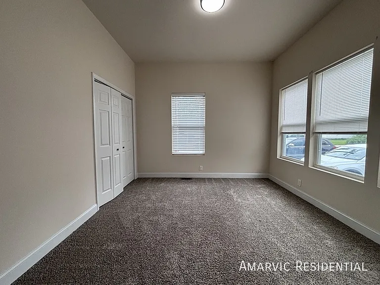 106 Ridgeway St — Photo 8