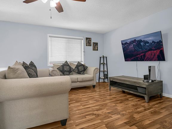 5th image of 4503 E Ave