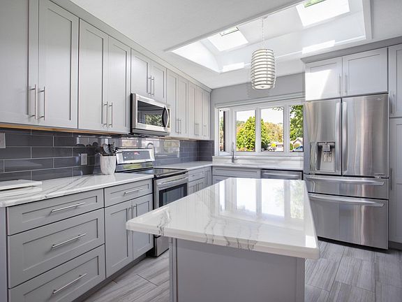 2nd image of 54623 Princess Ave