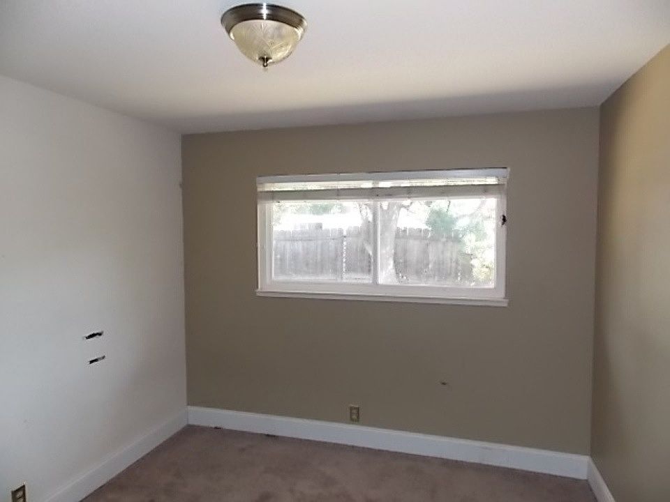 1st image of 2711 Jasmine Ave