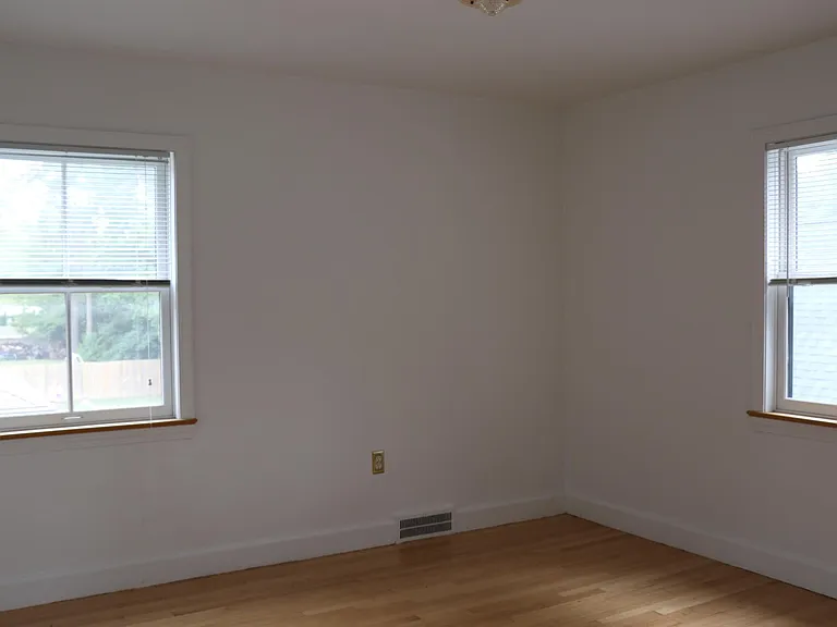 221 Green Ave #2 — Photo 12