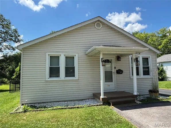 612 Morgan St, Swansea, IL 62226