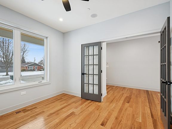 4th image of 11036 Austin Ave