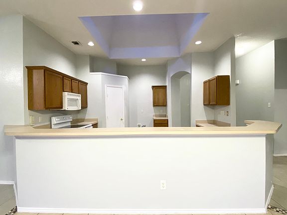 5th image of 1022 Pondview Dr