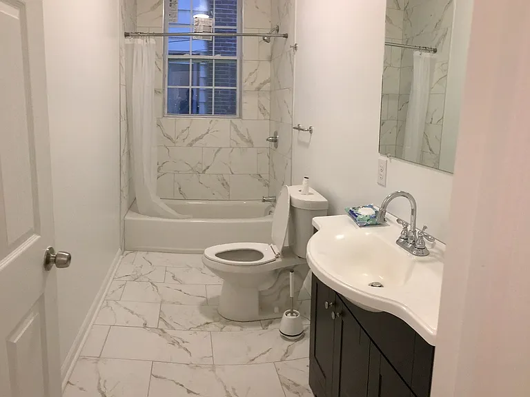 224 S 44th St #3B — Photo 5