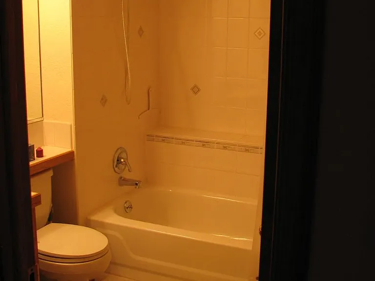 3rd bedroom bath custom tile