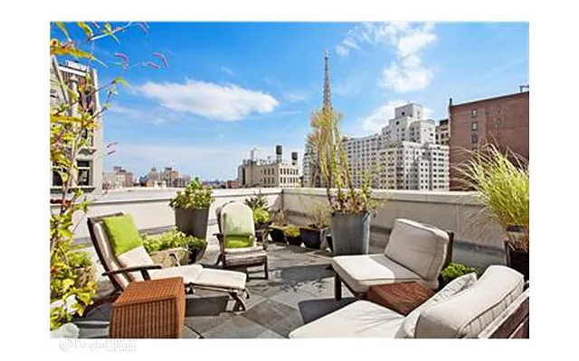 Sold by Douglas Elliman | media 22