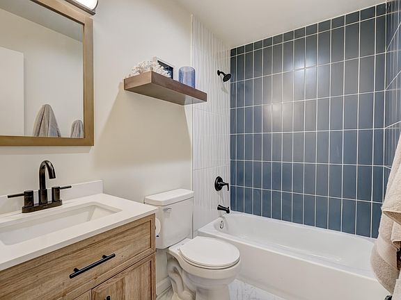 5th image of 1816 NW 40th St