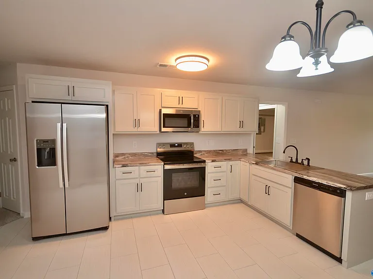 160 Swansea Ln — Photo 4