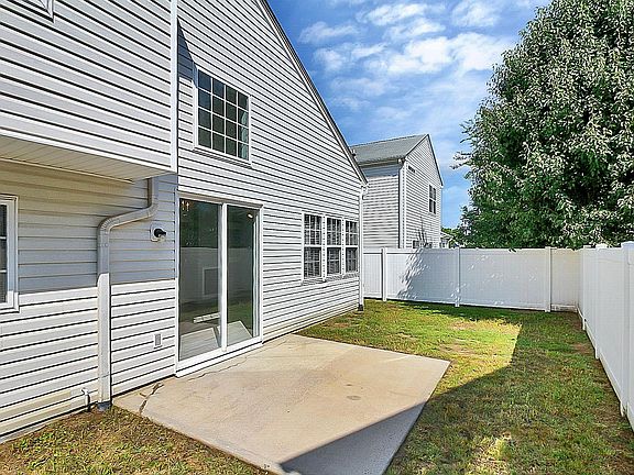 3rd image of 9040 Meadowmont View Dr