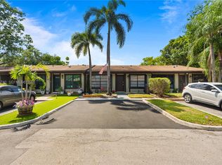 10311 Laurel Ct, Pembroke Pines, FL 33026